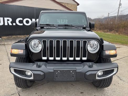 Used 2021 Jeep Wrangler Unlimited Sahara image 2