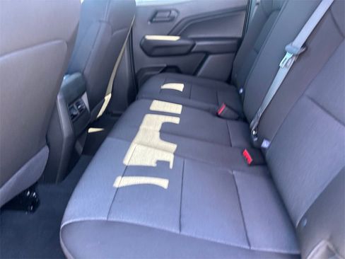 Used 2024 Chevrolet Colorado W/T w/ Technology Package image 28