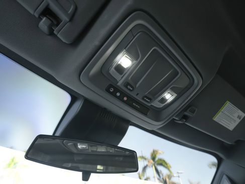 Used 2024 GMC Sierra 1500 Elevation image 21