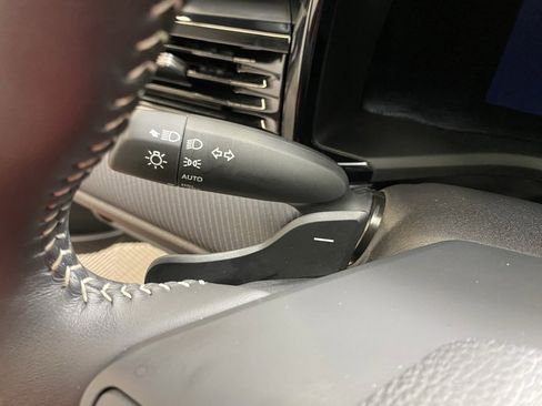 Used 2025 Toyota Camry SE image 34