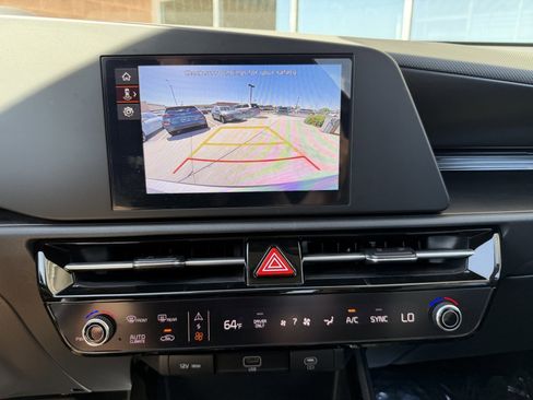 Used 2024 Kia Niro LX FWD image 23