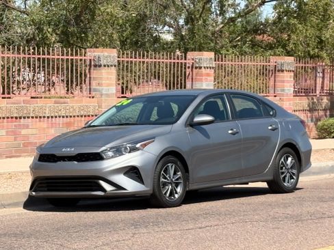 Used 2020 Kia Forte LXS FWD image 1