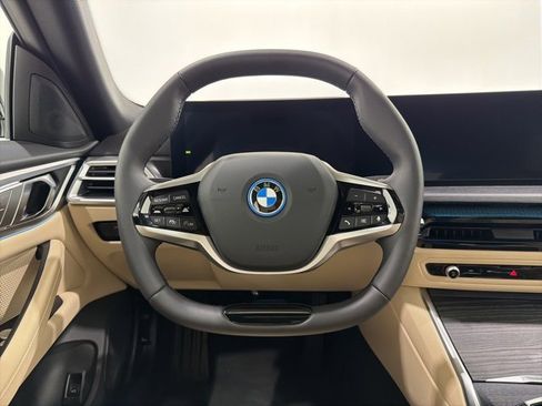 Used 2025 BMW i4 xDrive40i w/ Parking Assistance Package image 30