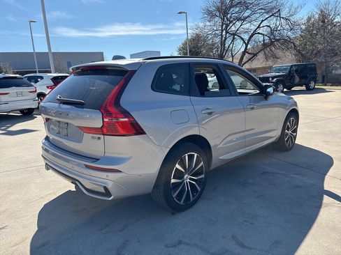 Certified 2023 Volvo XC60 B5 Plus w/ Climate Package image 5