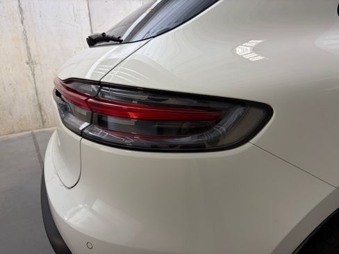 Certified 2026 Porsche Macan AWD/4WD image 15