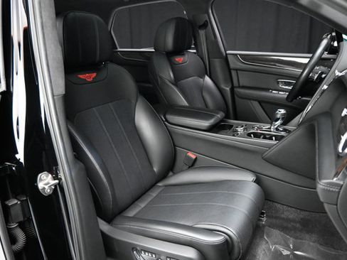 Used 2019 Bentley Bentayga image 11