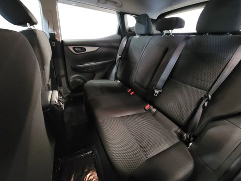 Used 2019 Nissan Rogue Sport S image 8