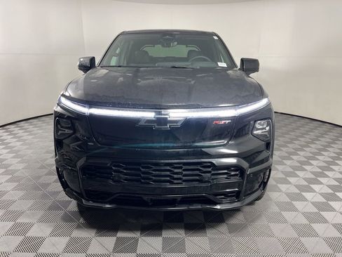 New 2025 Chevrolet Silverado EV RST image 17