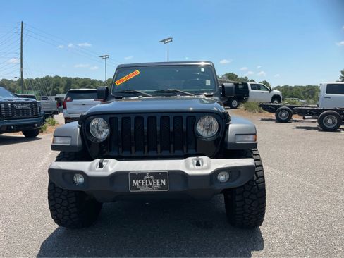 Used 2018 Jeep Wrangler Unlimited Sport AWD/4WD image 2