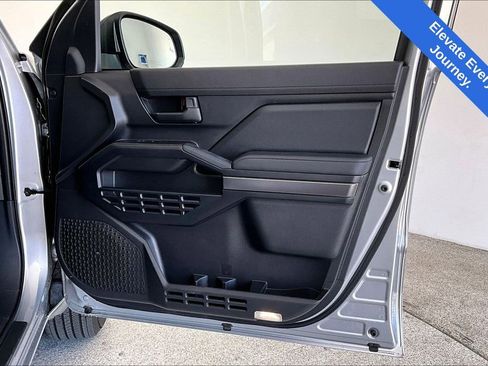 Used 2025 Toyota 4Runner SR5 image 25