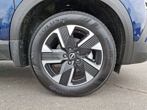 Certified 2025 Nissan Kicks SV image 9