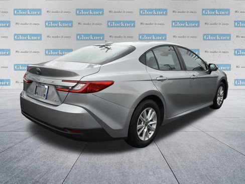 Used 2025 Toyota Camry LE image 6