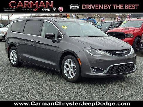 Certified 2018 Chrysler Pacifica Touring Plus w/ Tire & Wheel Group image 1
