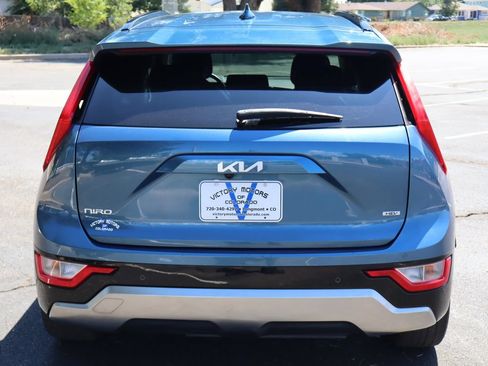 Used 2023 Kia Niro EX Touring FWD image 6