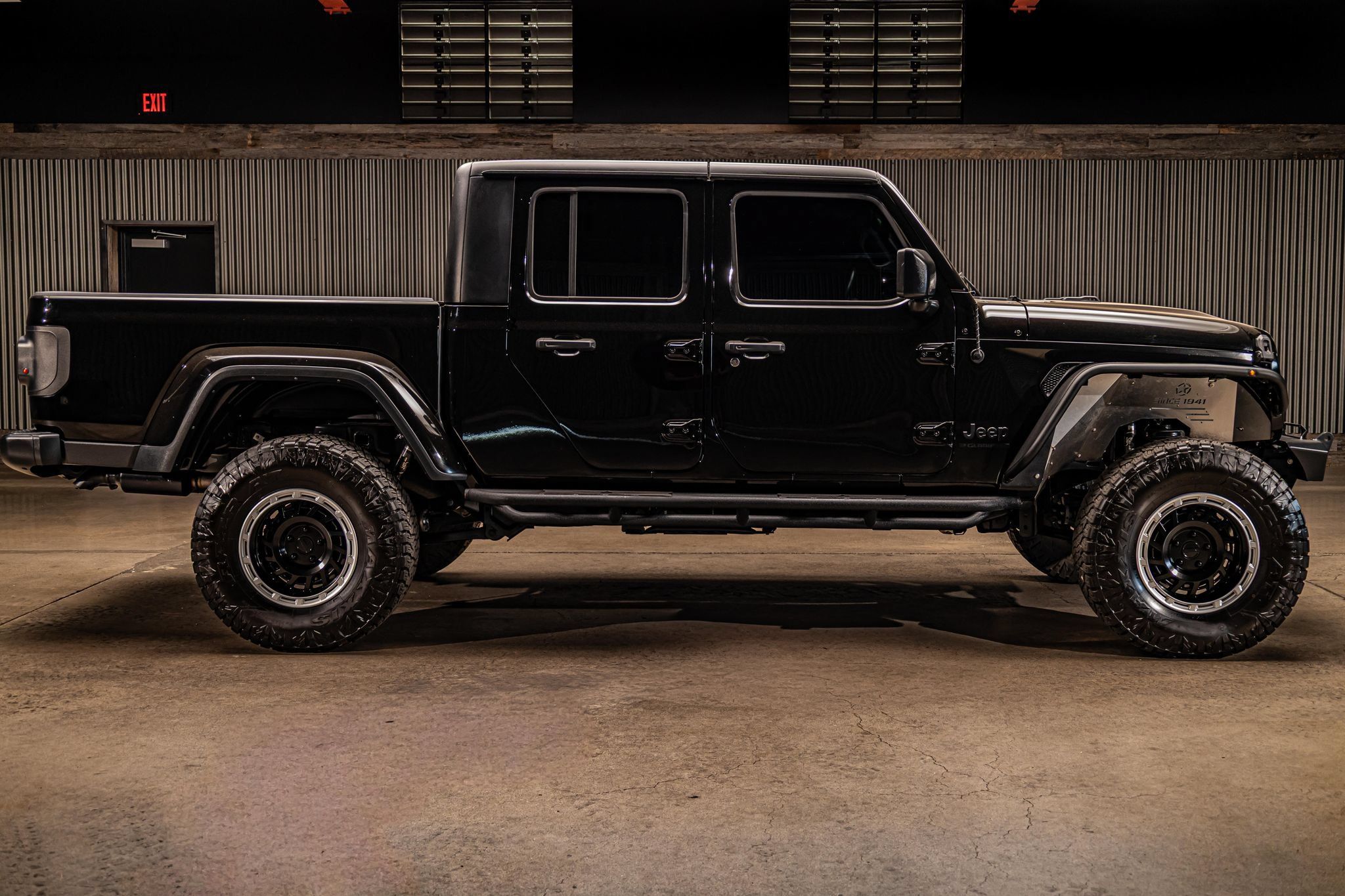 Used 2023 Jeep Gladiator Sport AWD/4WD image 10