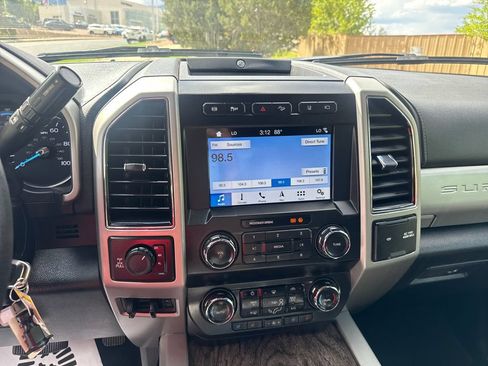 Used 2019 Ford F250 Lariat w/ Tow Technology Bundle AWD/4WD image 16