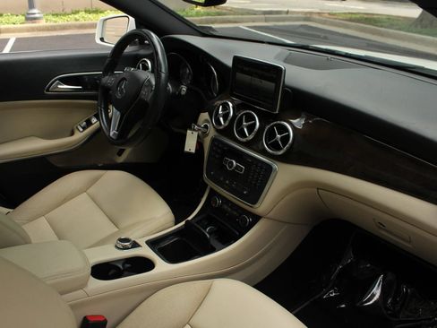 Used 2014 Mercedes-Benz CLA 250 4MATIC image 24