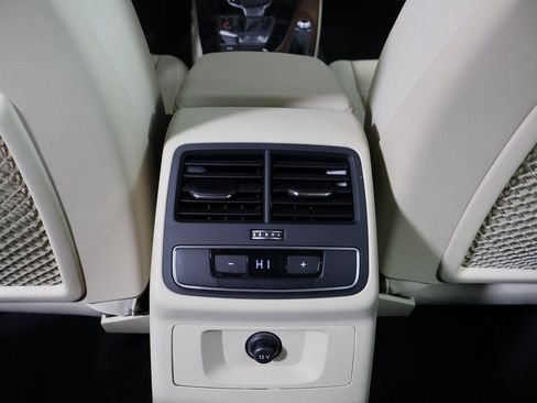 Used 2023 Audi A4 2.0T Premium w/ Convenience Package image 23