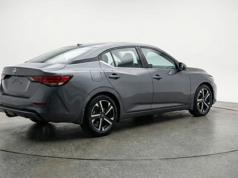 Used 2025 Nissan Sentra SV FWD image 9