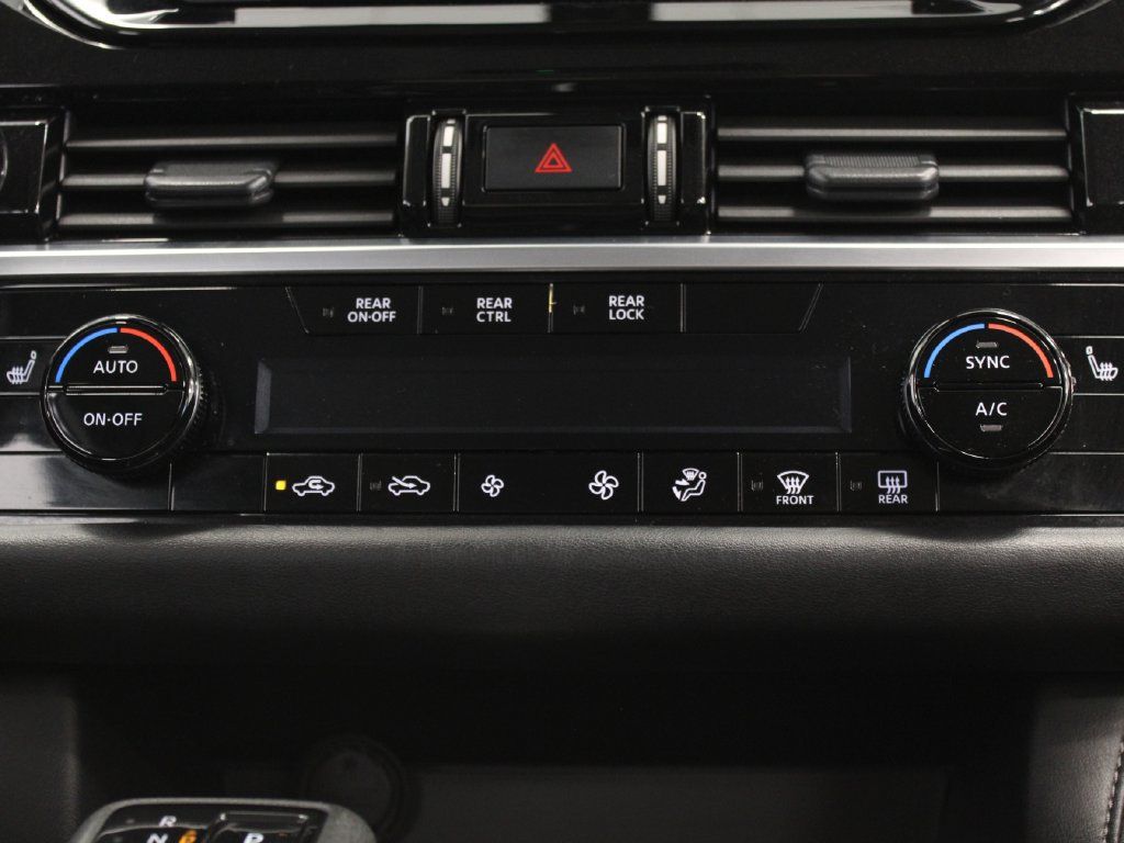 Used 2024 Nissan Pathfinder SV FWD image 24