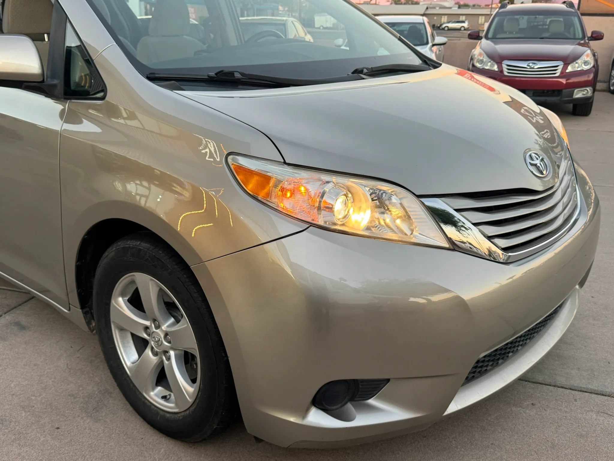 Used 2015 Toyota Sienna LE FWD image 28