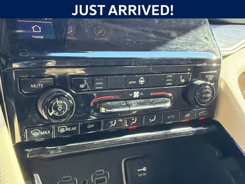Used 2021 Jeep Grand Cherokee L Limited AWD/4WD image 23