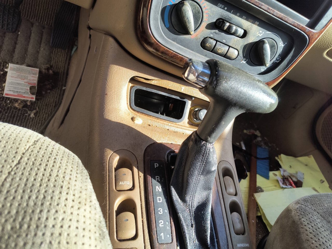 Used 2001 Saturn L-Series L200 FWD image 34