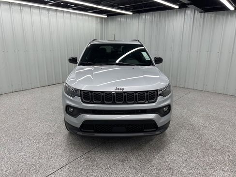 Used 2025 Jeep Compass Latitude w/ Altitude Special Edition image 2