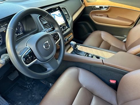Used 2022 Volvo XC90 T6 Momentum w/ Advanced Package image 13