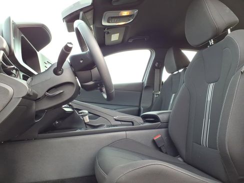 Certified 2025 Hyundai Elantra Sport image 26