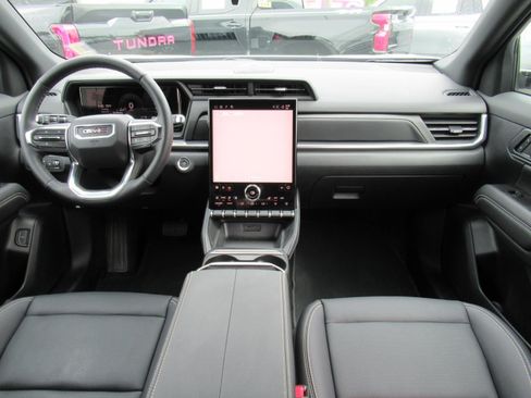 Used 2025 GMC Terrain Elevation w/ Elevation Premium Package AWD/4WD image 12