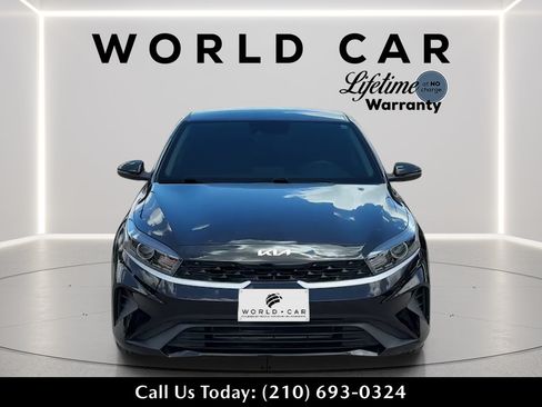 Used 2024 Kia Forte LXS w/ LXS Technology Package FWD image 8