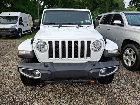 Used 2021 Jeep Gladiator Overland w/ Cold Weather Group AWD/4WD image 2