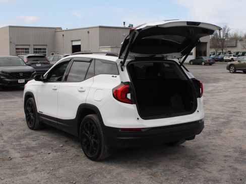 Used 2021 GMC Terrain SLE w/ Driver Convenience Package AWD/4WD image 7