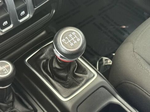 Used 2019 Jeep Wrangler Sport AWD/4WD image 21