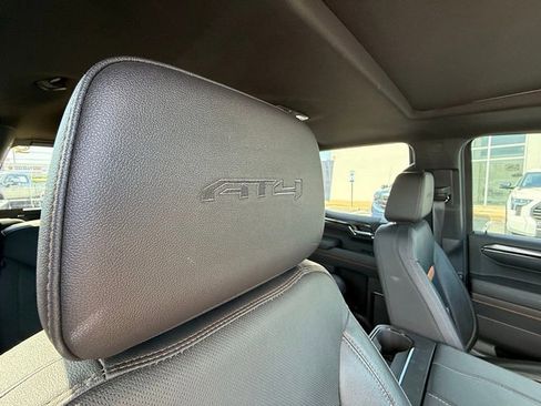 Used 2023 GMC Sierra 1500 AT4 w/ AT4 Premium Package AWD/4WD image 30