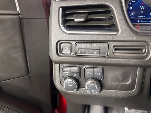 Certified 2024 Chevrolet Tahoe Z71 w/ Luxury Package image 24