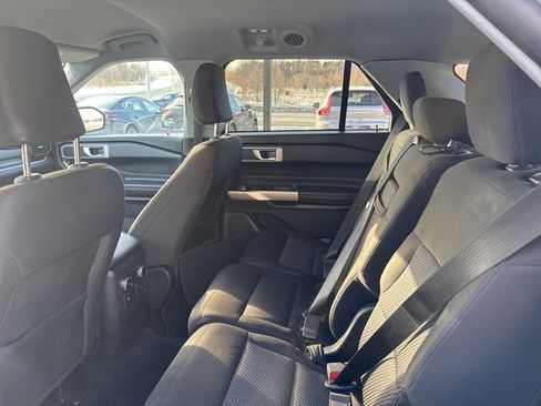 Used 2022 Ford Explorer XLT image 7