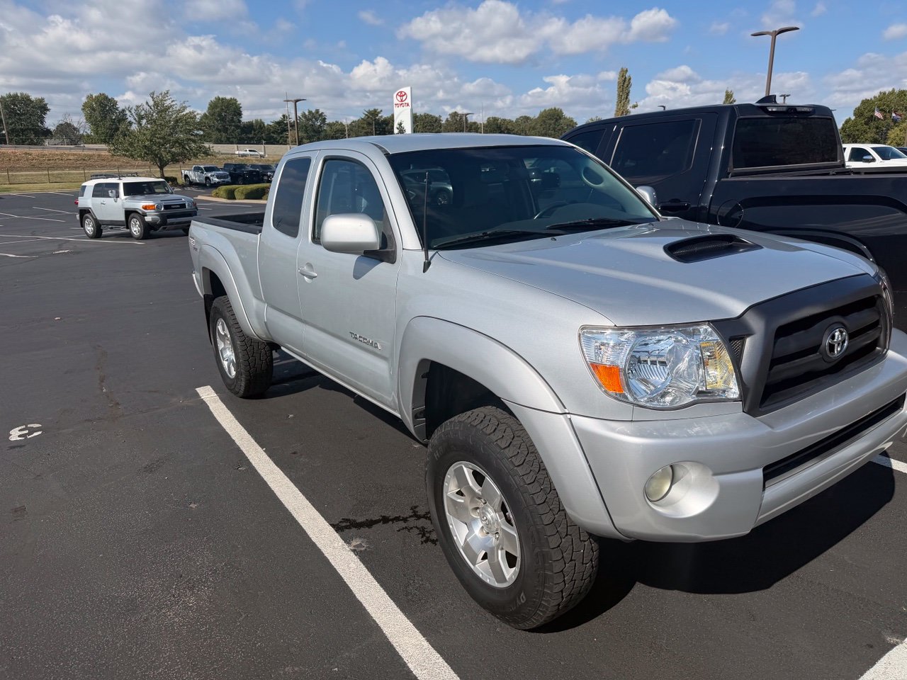 Used 2006 Toyota Tacoma 4x4 Access Cab V6 image 1