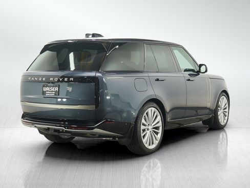 Used 2025 Land Rover Range Rover SE AWD/4WD image 5