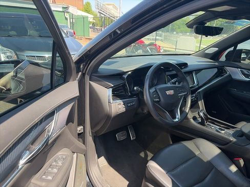 Used 2024 Cadillac XT6 Sport w/ Technology Package AWD/4WD image 10