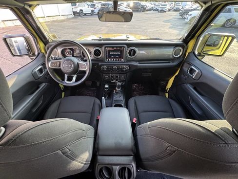 Certified 2022 Jeep Wrangler Unlimited Sahara w/ LED Lighting Group image 11