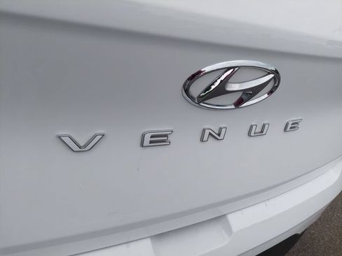 Used 2025 Hyundai Venue SEL FWD image 33