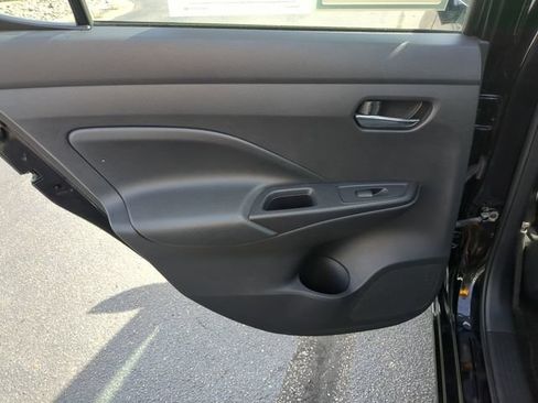 Used 2023 Nissan Versa SV FWD image 23
