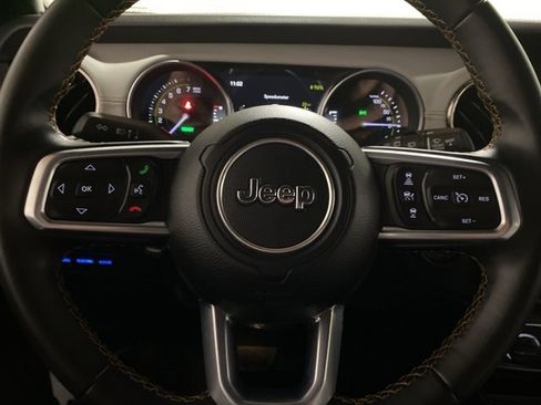 Used 2021 Jeep Wrangler Unlimited Sahara image 36