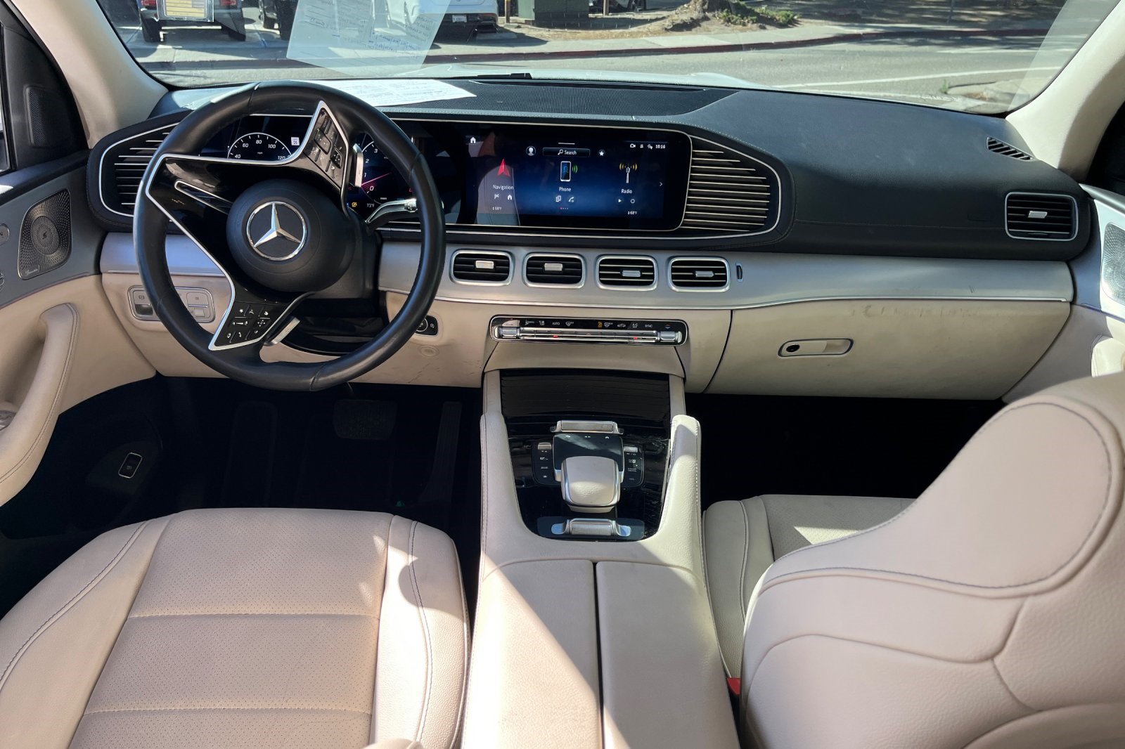 Used 2024 Mercedes-Benz GLS 450 4MATIC image 7