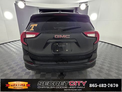 Used 2022 GMC Terrain SLE w/ Driver Convenience Package image 6