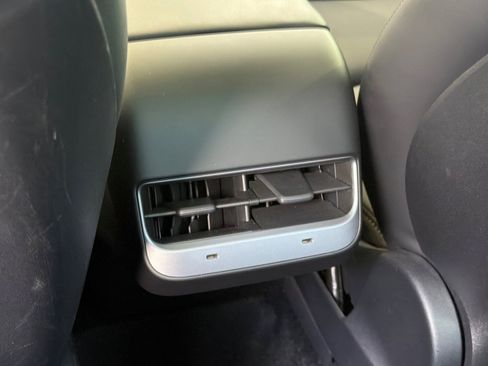Used 2023 Tesla Model Y AWD image 16