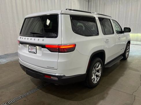 Used 2022 Jeep Wagoneer Series II AWD/4WD image 4