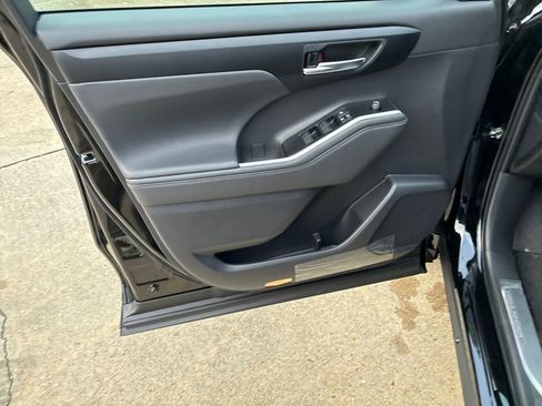 New 2026 Toyota Highlander XSE image 12